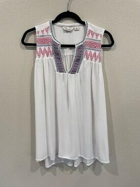 Marrakech Embroidered White Sleeveless V-Neck Camisole